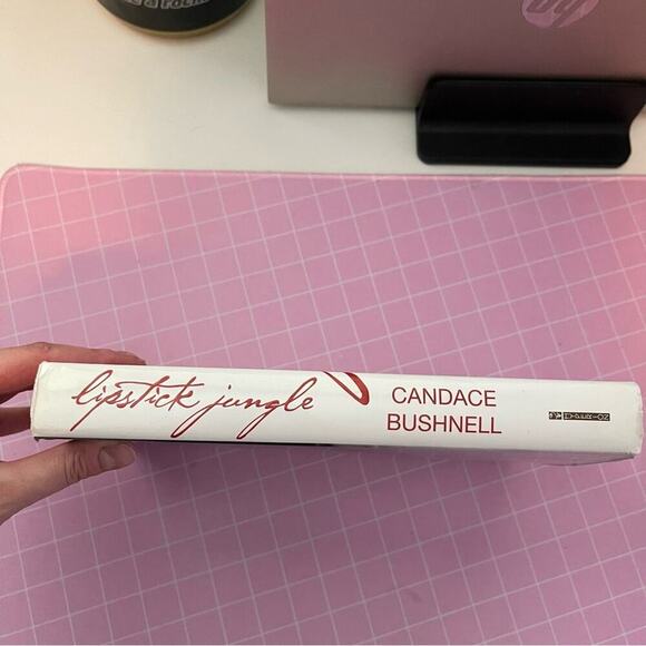 Lipstick Jungle by Candace Bushnell Hardcover Book - Picture 3 of 4
